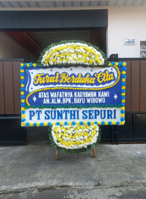 Papan Bunga Duka di Bula Barat
